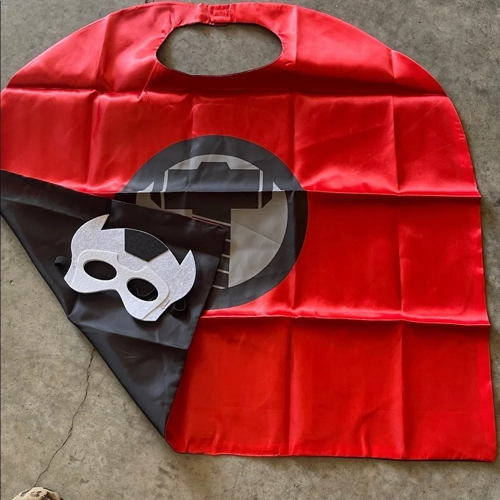 Kids Thor Hero Costume Cape and Mask, New in Package